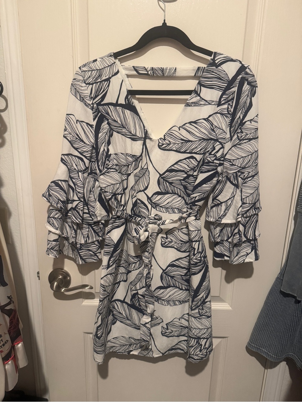White & Navy Leaf-Print V-Neck Tie-Waist Dress